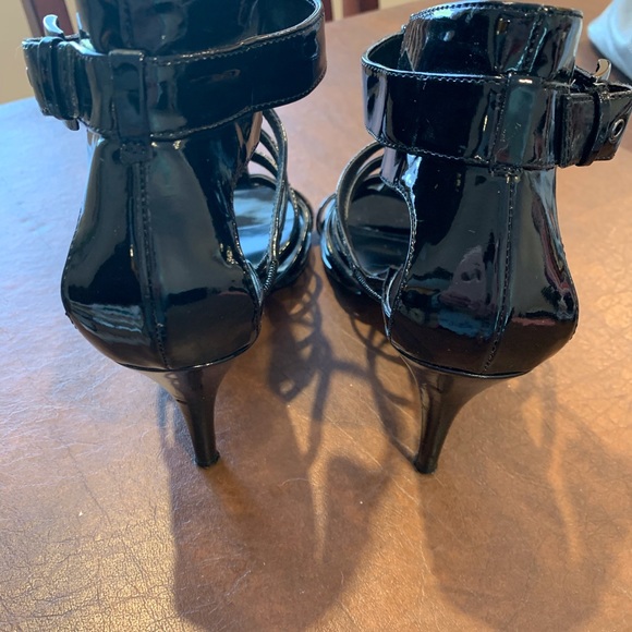 NINE WEST BLACK HEELS - Picture 5 of 9